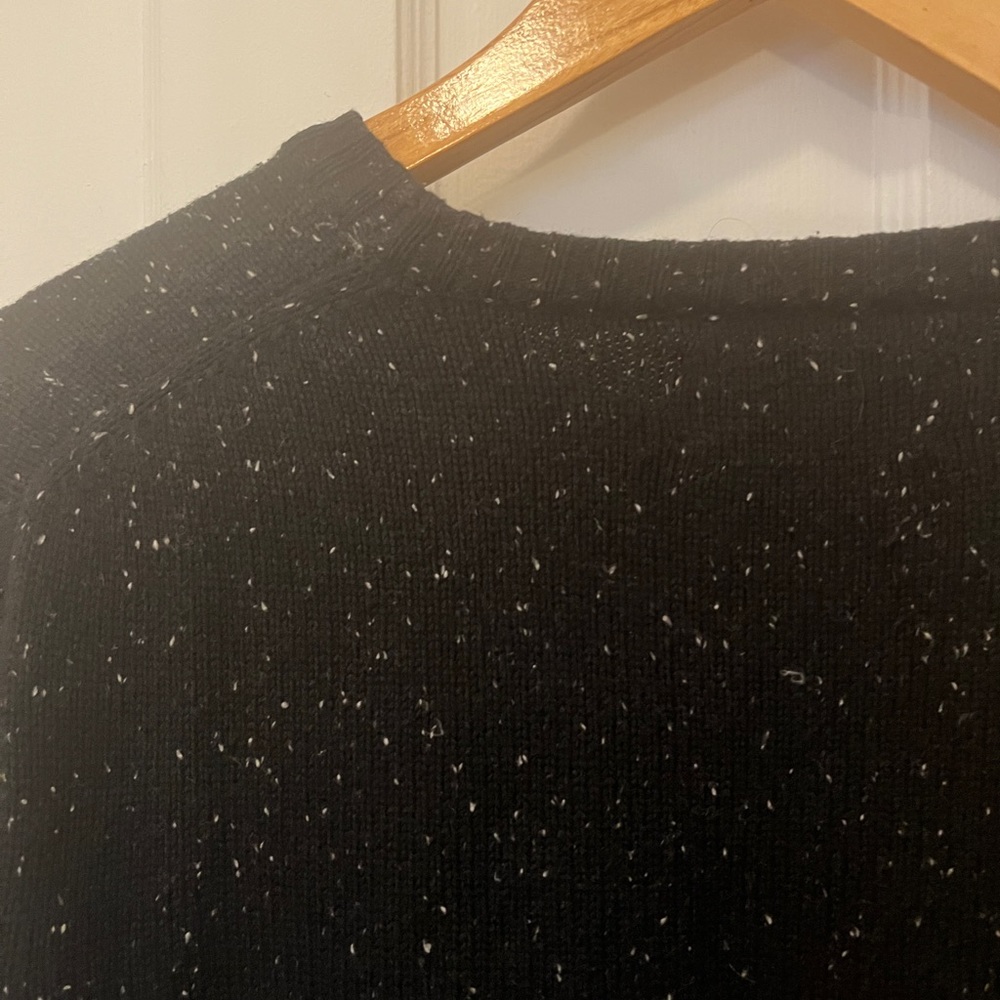 🚫SOLD🚫Black with white speckles crew neck sweater - Picture 3 of 5